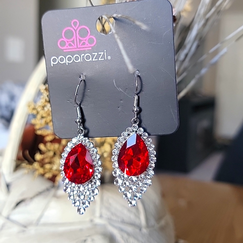 Glorious glimmer red earrings
